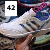 احذية باله اصليات سعر 20 الف مكاني بغداد شارع حيفا  نزله ملعب نادي مقا...