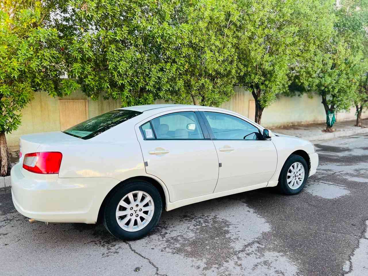 من رخصة الادمن 
للبيع مسيبوشى كلنت موديل 2009السيارة گير مكينة جديدات
حدادية امامي خلفي جديد داخل لوينين بيجه واسود تحكمات ستيرن سبير ما نازل السيارة مكفوله كفالة عامه ما عده الهلالات الخلفيه فقط السيارة بسمنة 
العنوان: بغداد البنوك 
الرقم:***********
السعر 95

