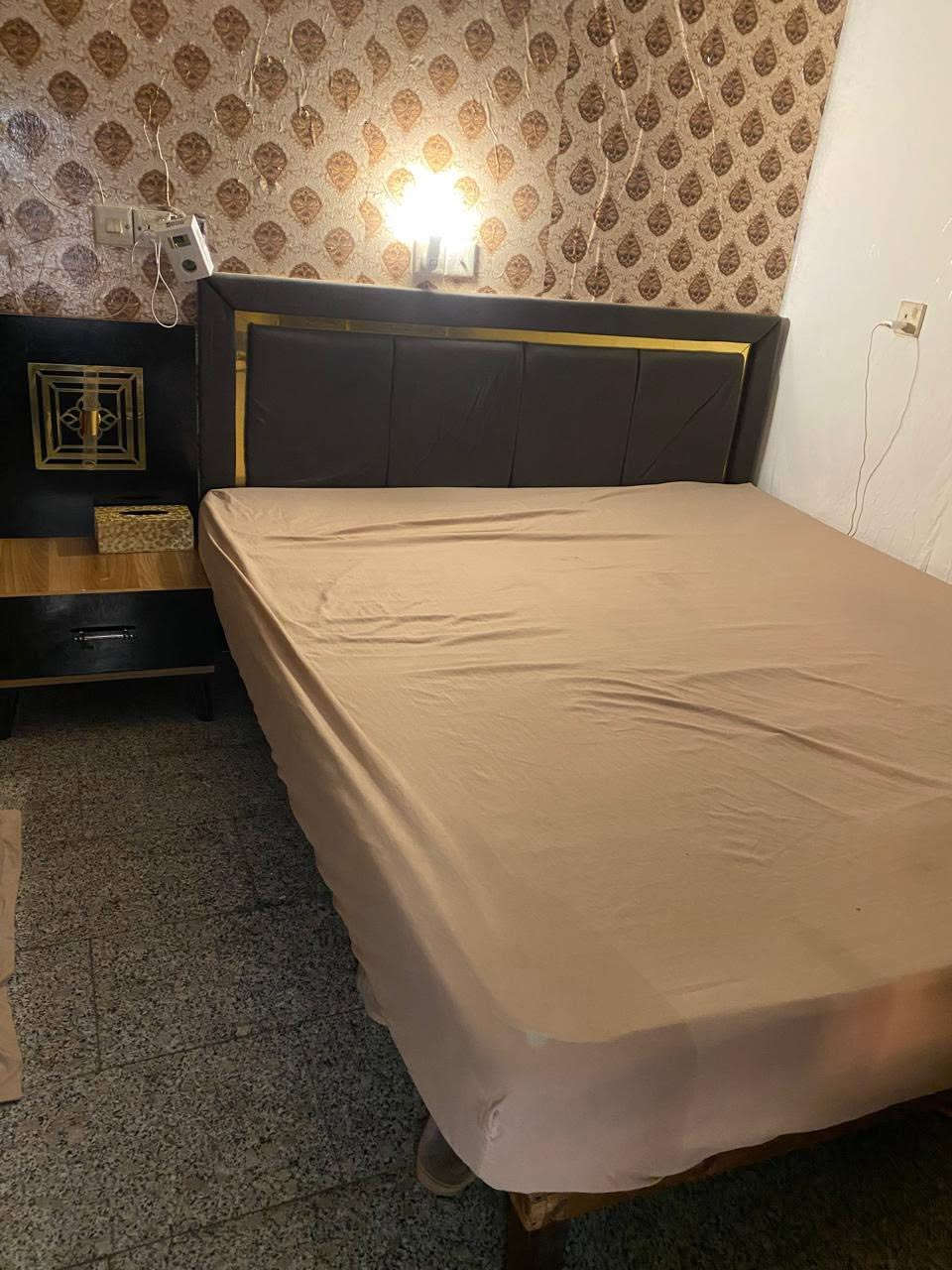 سلام علكيم غرفه نوم تركيه للبيع نضافتها80%وجربايه صوميه
السعر450وبيها مجال رقم*********** بي واتساب
