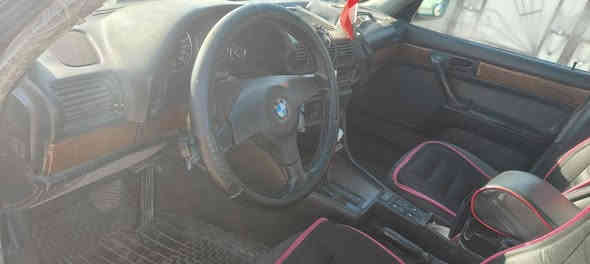 السلام عليكم بي ام حجم 730 للبيع السعر 48وبيها مجال  كير محرك شرط طخم تاير جديد تبريد تدفئه رقم اربيل شرط التحويل كابون بانزين كهربائيات كلها شغاله الشراي يتصل مارد ع الفيس العنون موصل ***********//***********
