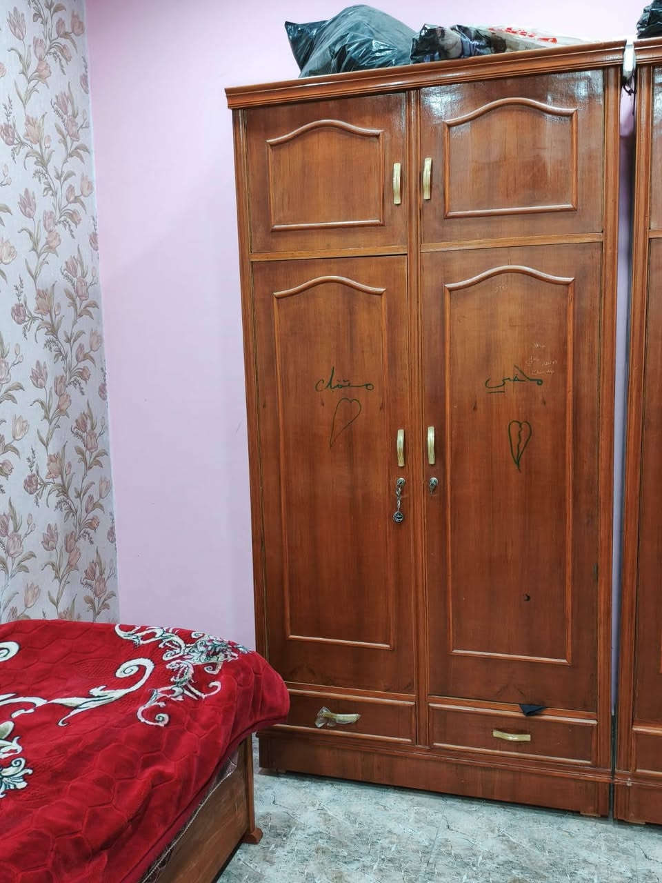 سلام عليكم جربايه +كنتور للبيع الكنتور مثل ما واضح بصوره طابقين العنوان البصره القديمه رقم تواصل ***********واتساب او تصال موجود بس لا تراسلني مازنجر ما متواجد
