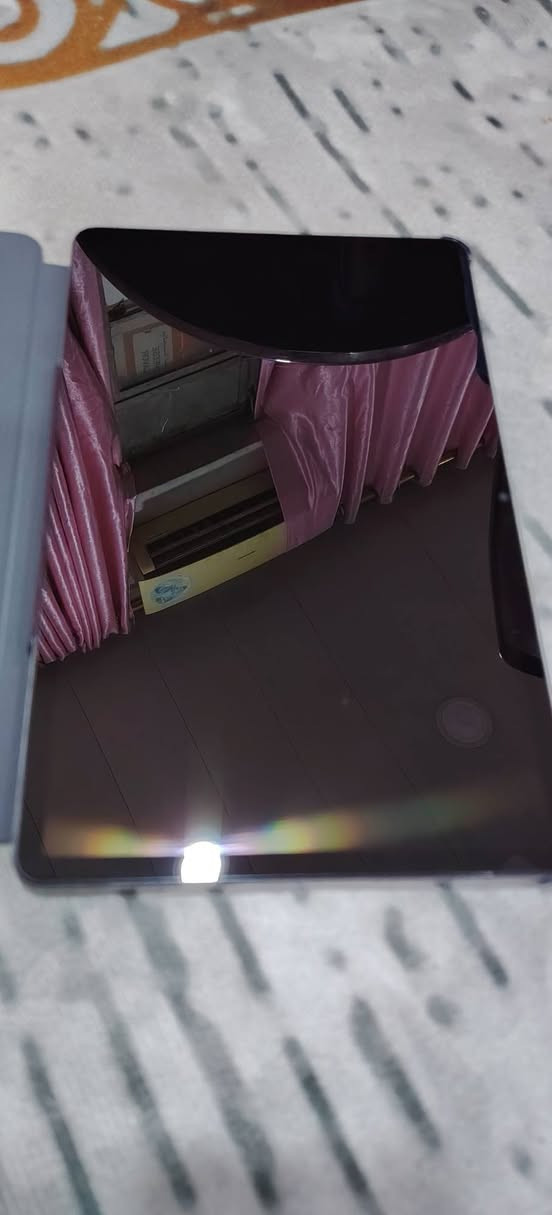 هونر باد x9a صارله يوم واحد مفتوح من الكارتونه بعده النايلون مالته موجود السعر ٢٦٠ الف جديد شخط واحد مابي الهيرتزيه يدعم ١٢٠ شاشه فول الاتصال على الرقم ***********
