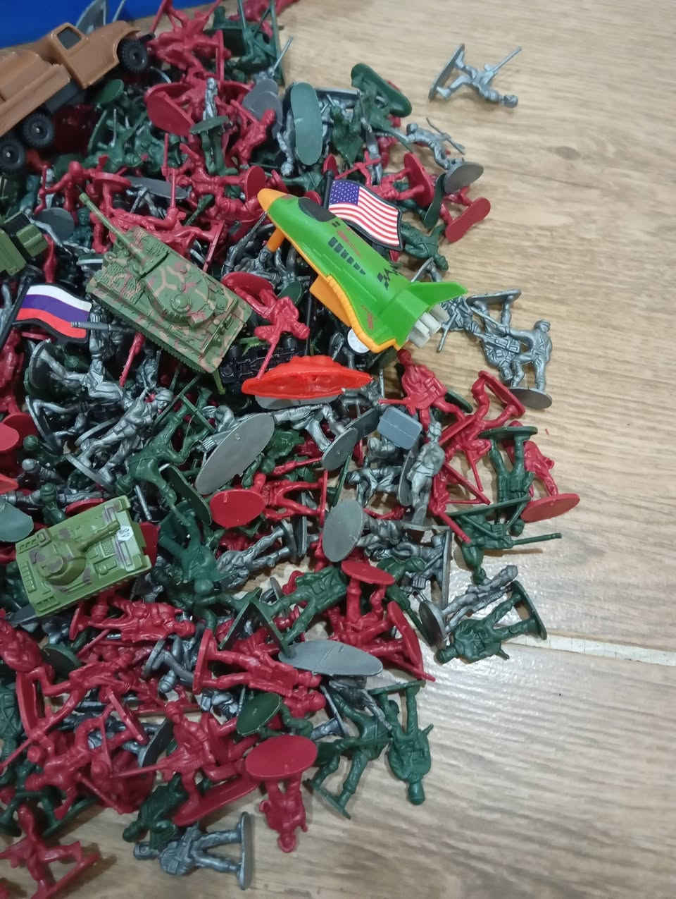٣٠٠ قطعة للبيع و التوصيل موجود سعر ١٠ الاف


**إذا كنت صاحب هذا الإعلان وتريد حذفه لأي سبب، رجاءا أرسل رسالة إلى الدعم الفني**