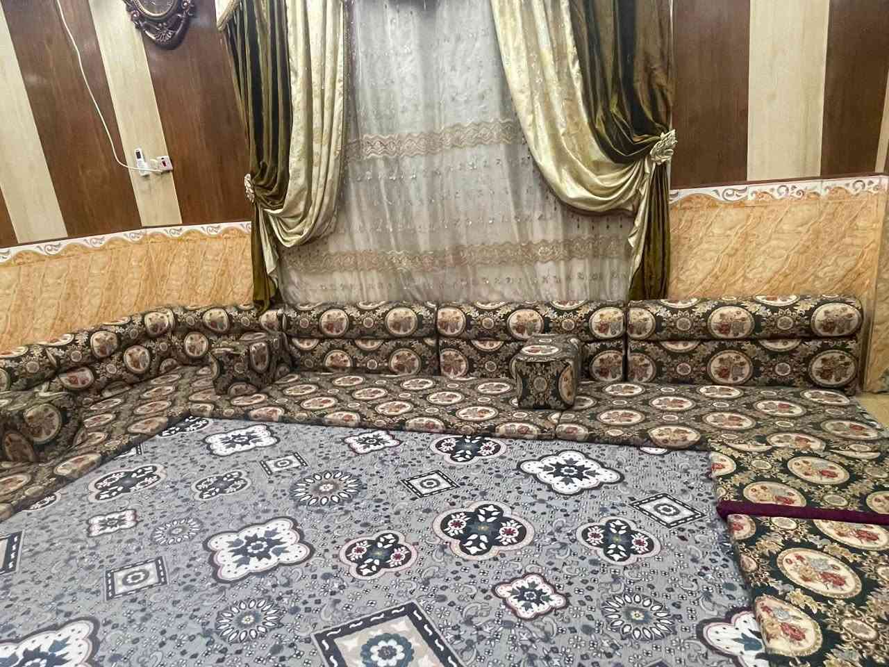 كعدات عربية للبيع نظيفات كلش حت ما نكعد بيها😂
مكانيّ البصرة 

السعر٢٢٥ وبيها مجال 

رقمي***********
