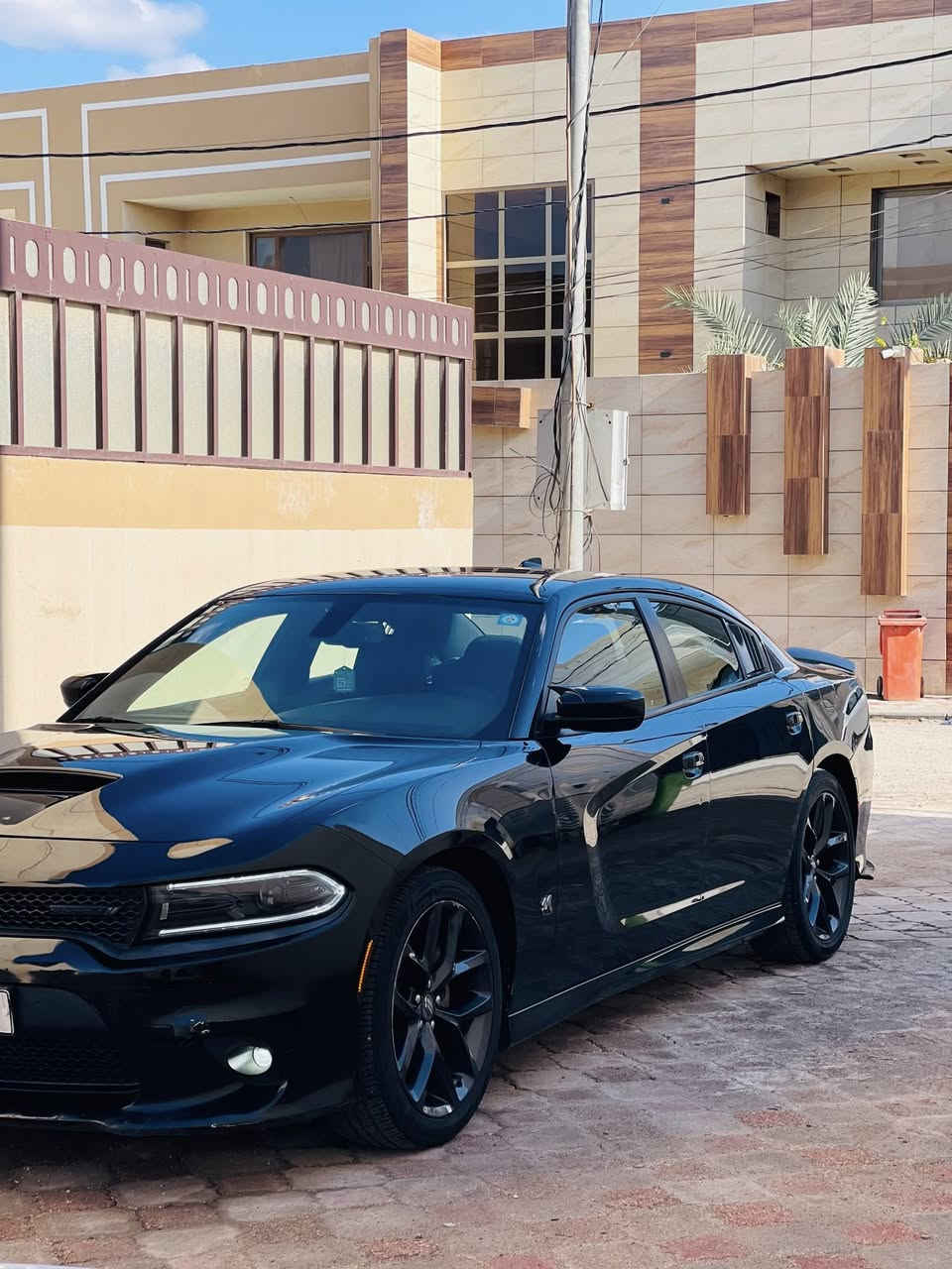 السعر 238 وبالعافيه ع ياخذه اعرف مو سعره بس مليون عافيه ع ياخذه 
جارجر جي تي 2023 محرك 6 سلندر 
رقم بغداد الجديد + هزه جديده + سنويه جديده باسمي شخصياً اني المالك الشرعي 

ضرر خلفي صور حادث ضمن منشور بدون ايرباك جاملغ خلفي صبغ + نص جاملغ الخلفي الثاني صبغ + قبق جنطه مبدل اصلي وكالة نفس لون 
بدوون اي دواخل بدووون ايرباك 

المواصفات 
كشنات حضن + تدفئة كشنات 
دكمه سوبر تراك باك + دكمه سبورت 
شاشه كبيره 8 انج + كامره دواره 
لايت لد زينون بلادي 
ويل حجم 20 + تخم تايرات جدد
سستم صوت الباين 
شفتات ستيرن 

ملاحظة : البجم كبس بلادي محرك مكفول بلادي + كير مكفول بلادي + تبريد مكفول بلادي + حجر البيئة مكفول بلادي + حدادية مكفوله بلاديه اخوان السياره جديده واحلا من صور وتجي وتحكم عليه بعينك 
عليه بولش ونانو سيراميك + دهن  وفلتر امزويل ومفوله بانزين والشراي شايف كل الخير انشالله 

الشراي يتصل بيع فقط واعتذر عن المرواس 
*********** اتصال 
*********** وتساب
