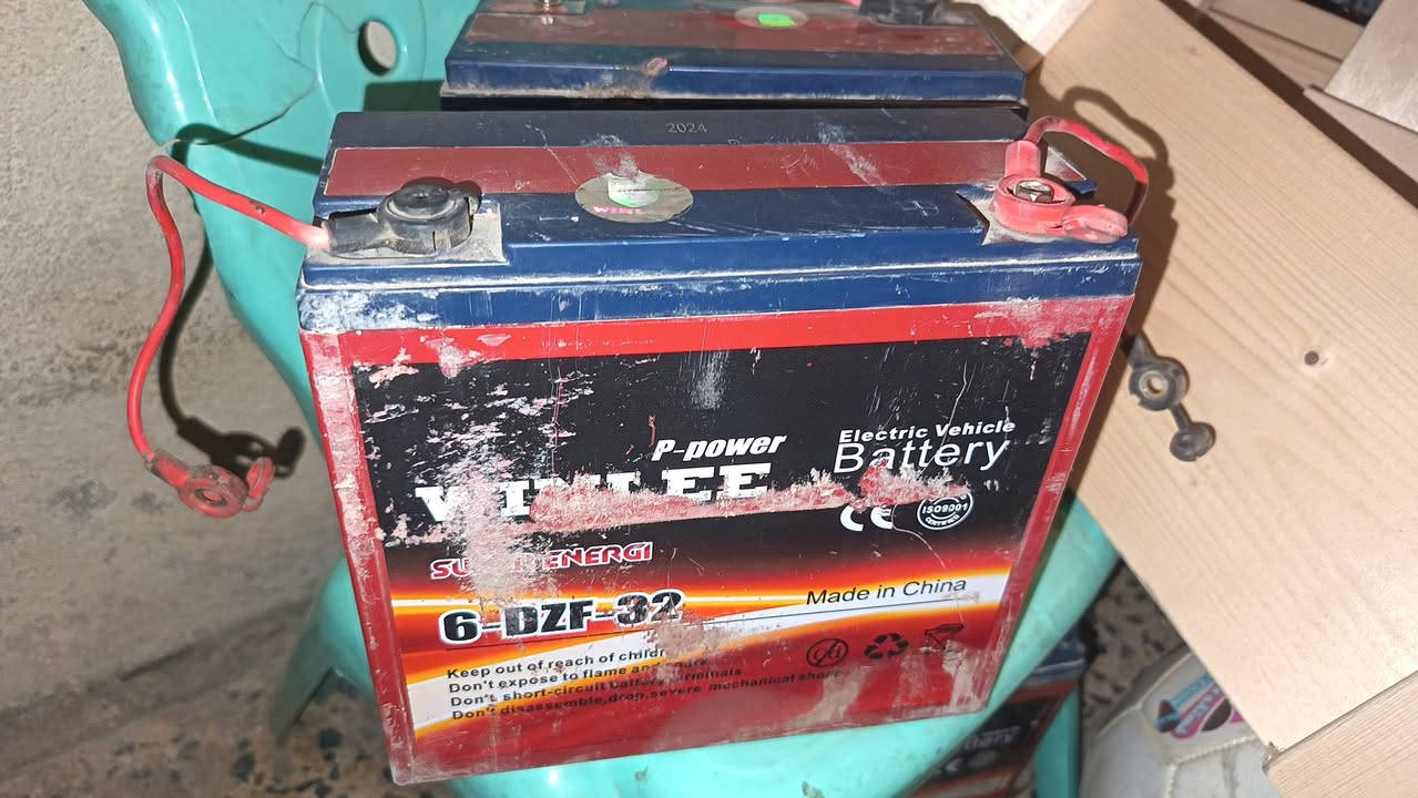 سلام عليكم بطاريات دراجة شحن شغالات كلشي مابيهن عدد اربع بطاريات سعرهن ٦٠ الف


**إذا كنت صاحب هذا الإعلان وتريد حذفه لأي سبب، رجاءا أرسل رسالة إلى الدعم الفني**