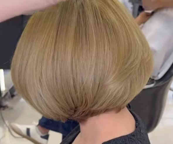 عروضاتنه لهذا الاسبوع بس وتخلص.  حبيباتي. وراح ارجع. اكتبها الكم قلبي. بس. راح تخص فقط الصبغ   وسحب الون.  وتاتو. لجل عيونكم.  واختياركم. الي رتو. راح يكون جميع. اصباغ الشعر الطبيعي الي بدون سحب. يبدي 
شعر قصير من سعر 15
الوسط 25
طويل 40الف 
سحب مع صبغ يبدي للقصير 30الف 
متوسط 50الف 
طويل 75الف 
والتاتو بانواعه ب 35الف الجلسه. وتدللون حبايبي وارجو الاتصال والحجز ع هذا الرقم الواتس أب ***********
