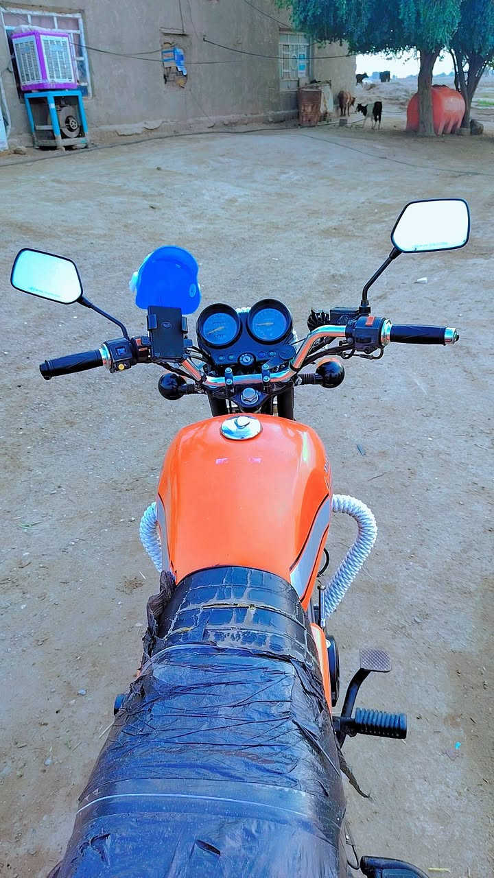 يا الله سلام عليكم دراجه للبيع دايون نفخ موديل 2021 أوراق اصولي مكفوله كفاله عامه شرط انضف من الصوره كهرباءيات سلف كله شغال دراجه ما ذب عليه ربع مكينه 200 كتابه حمره سويج سجينه السعر 1200 وبيها مجال شراي اتصل وبيك خير وتدلل ***********
