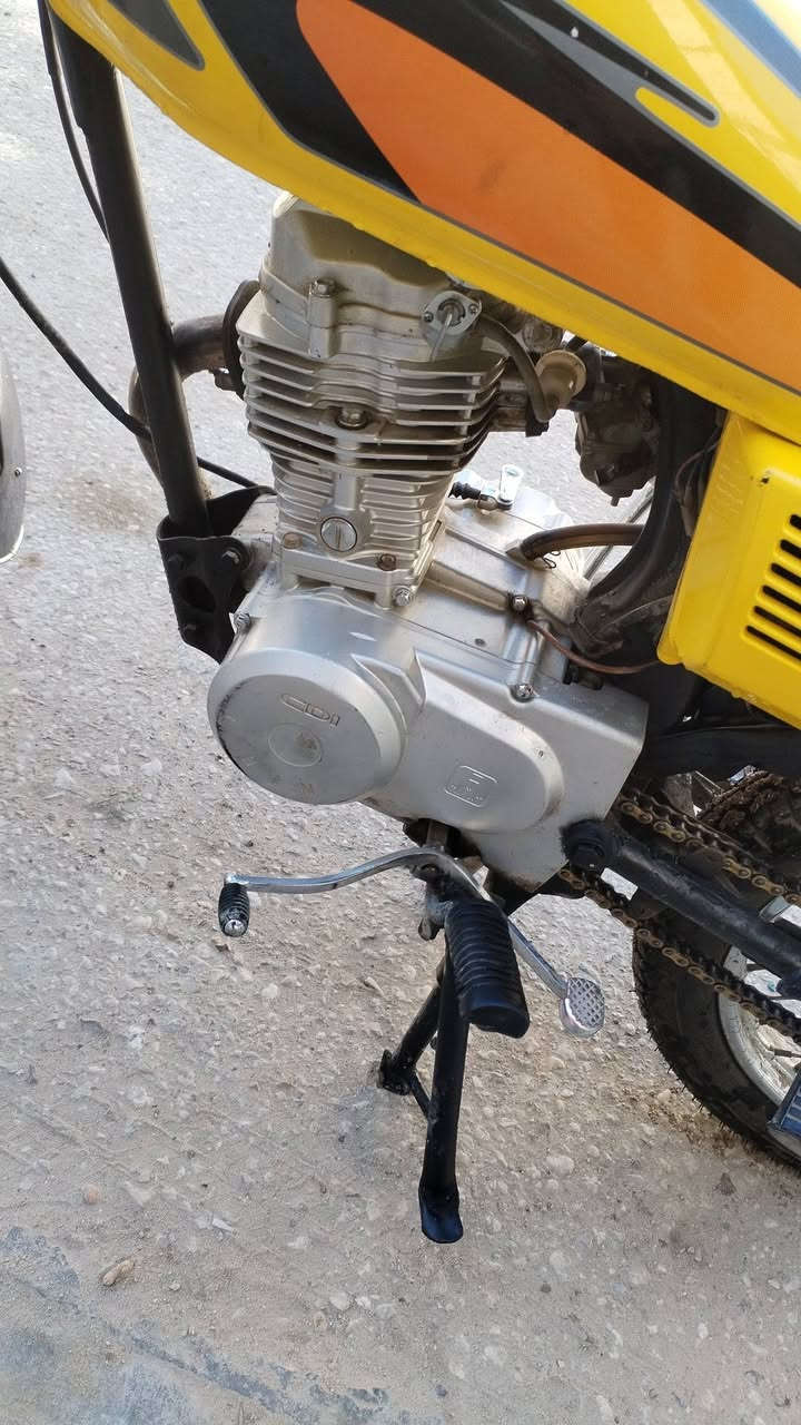 السلام عليكم اربعه كير.  موديل 2014. تعمير 23 دراجه ترايك وين متريد. اصولي وكيله بكربلا.   كلشي شغال بيه ميحتاجله شي سعره 575وبيه مجال للطيبين


**إذا كنت صاحب هذا الإعلان وتريد حذفه لأي سبب، رجاءا أرسل رسالة إلى الدعم الفني**