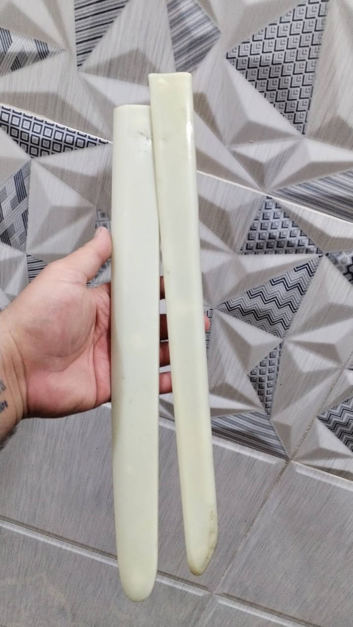 السلام عليكم
تريشة ماروني كولدن 1800 جهه اليمنة الجنطة الفوك اصلية ونضيفة لوك  والترايش اليمنة ويسرة مال الجنط الجوة جدد كولهن سعرهن 100الف مكاني بغداد الشعلة للاستفسار ***********
