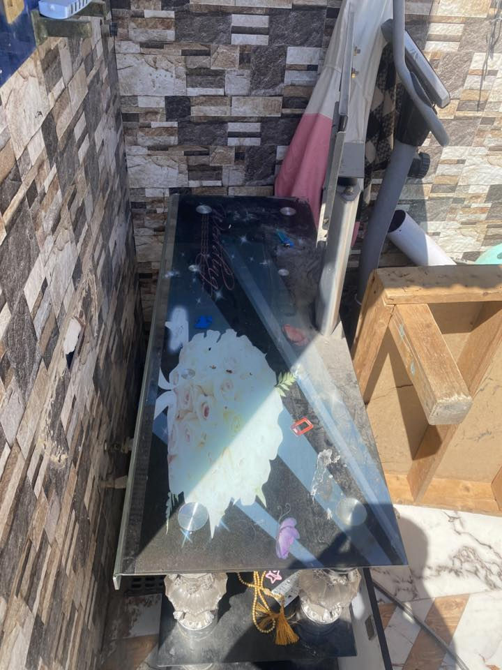 سلام عليكم ميز بلازمه نضيف ويخبل عوزه مسح من التراب  مابي كسر ونضيف كلش الحجم الجبير حط سعرك واني ادخلك خاص وهاذا رقمي 
***********
