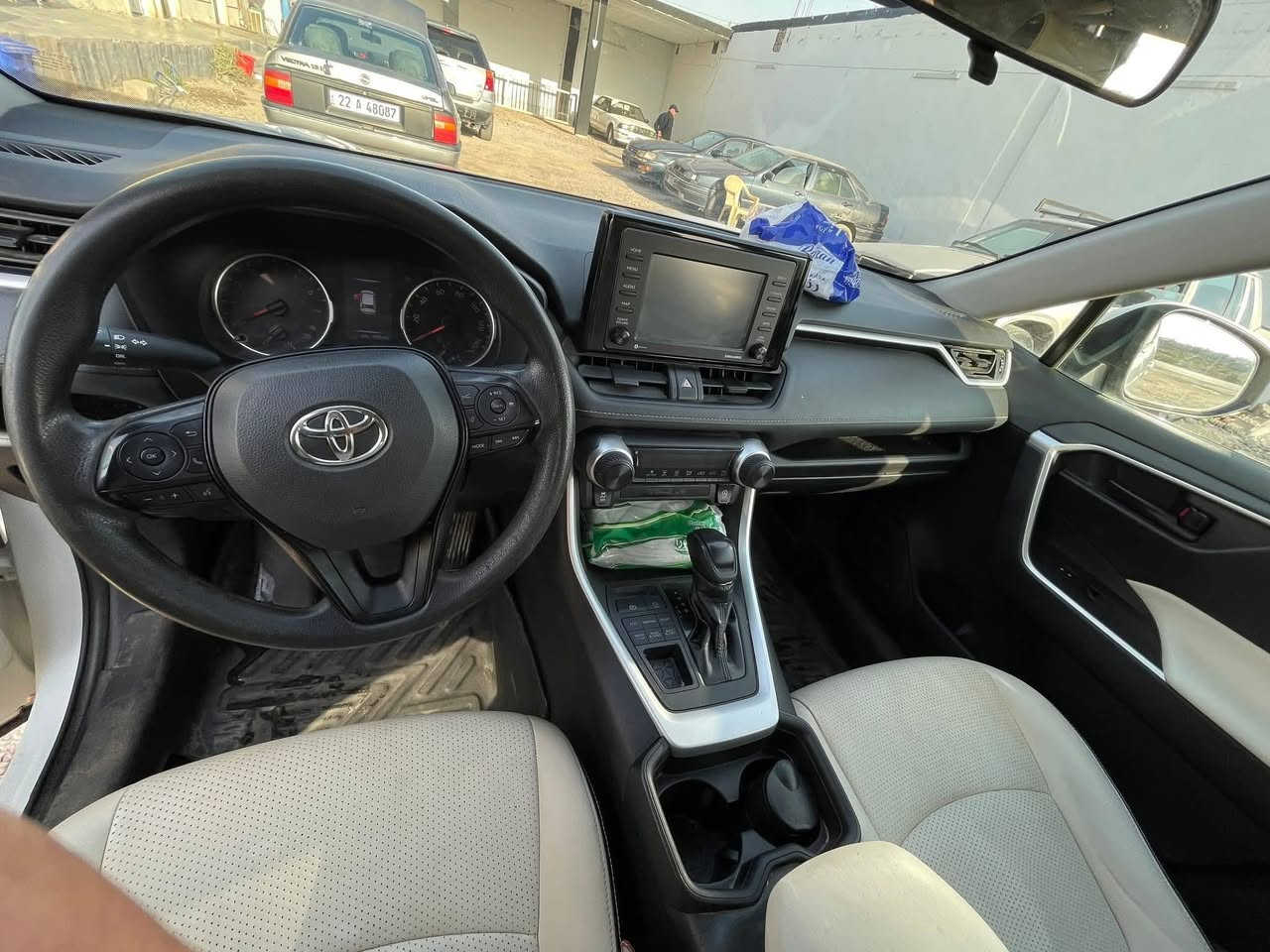 روف فور كلين مابيهة ضرر وارد امريكي موديل 2020
شرط اتحويل محرك وگير شرط 
اتصل وتدلل *********** 
السعر215 وبيها مجال المكان ناحيه القياره بسمي شرط تحويل تريد وكالة
