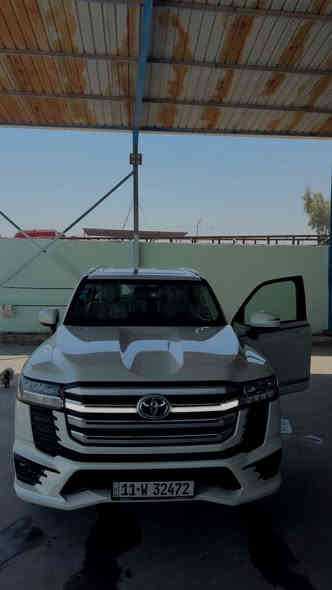 تويوتا  لاندكروزر 2023
Limited GXR شركة SAS اصل 
* العداد ( 34 الف كم )
* ⁠
* رقم بغداد
* اللون : ابيض
* محرك 6 سلند
* بصمات ابواب 
* اناره خارجيه ترحيبيه مع انارة ارضيه شعار لاندكروزر 
* ⁠شاشة دجتل 
* ⁠شاشات خلفية تطبيق
* فتحة سقف (سلايت)
*كشنات جلد بيجي
* كراسي كهرباء
* ثلاجة وسطية
* جنطة كهرباء 
* ⁠شاحن وايرليس
* ⁠حساس امامي خلفي 
* كاميرات 360
(مكفول دعامي ل دعامي)
السعر (720 )
رقم
***********
