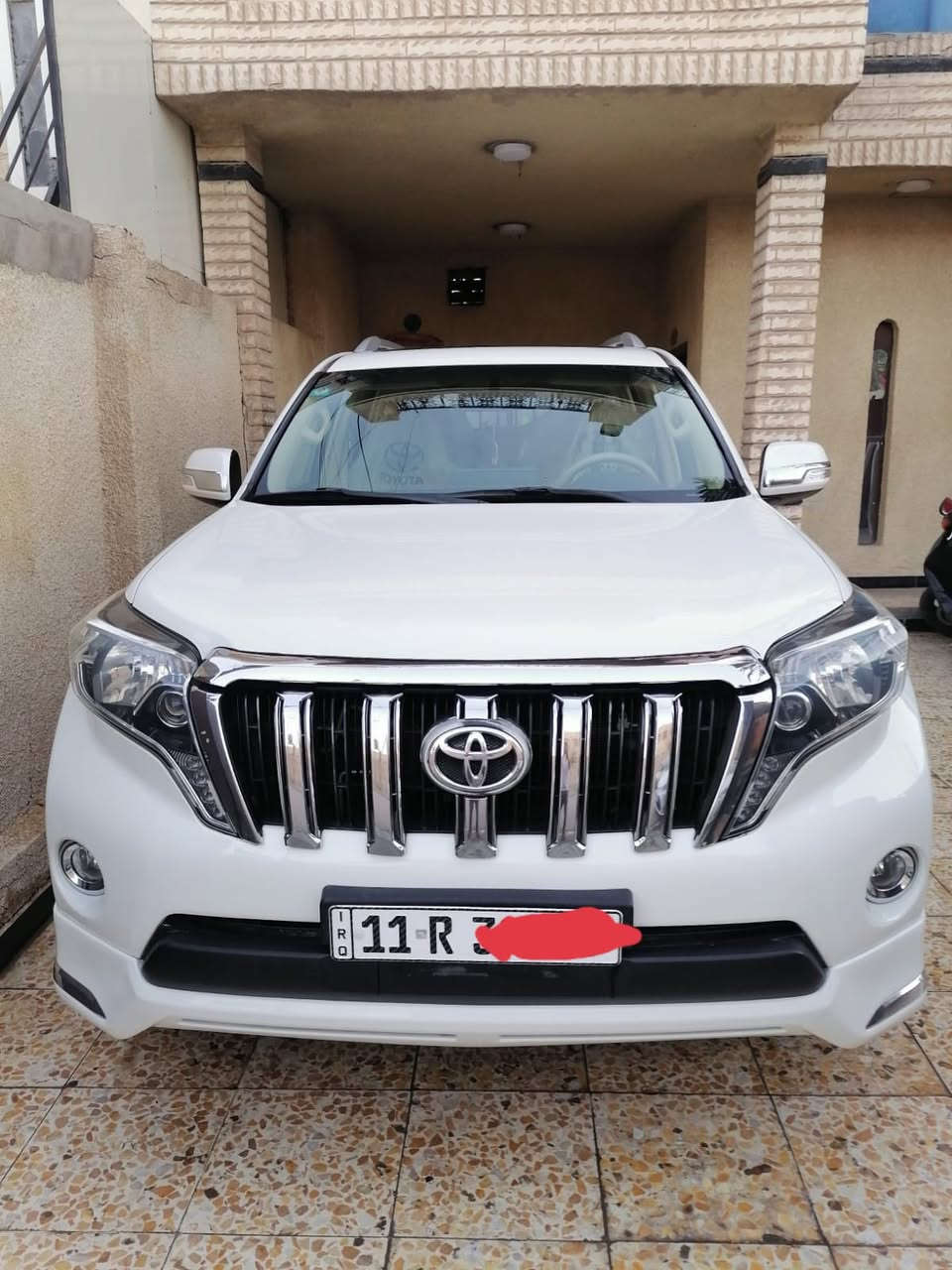 سلام عليكم برادو موديل ٢٠١٤ خليجي تبريد٣قطع فتحه سقف كشنات كهربائي شاشه وكامرة مري شفط تحكم ستيرن جهتين فور ويل سبير تعليك لايت زنون داخل جلد سيارة جاهز من اي نقص السعر ٢٨٩ وبيه مجال بسيط الاستفسار اتصال برقم ***********
