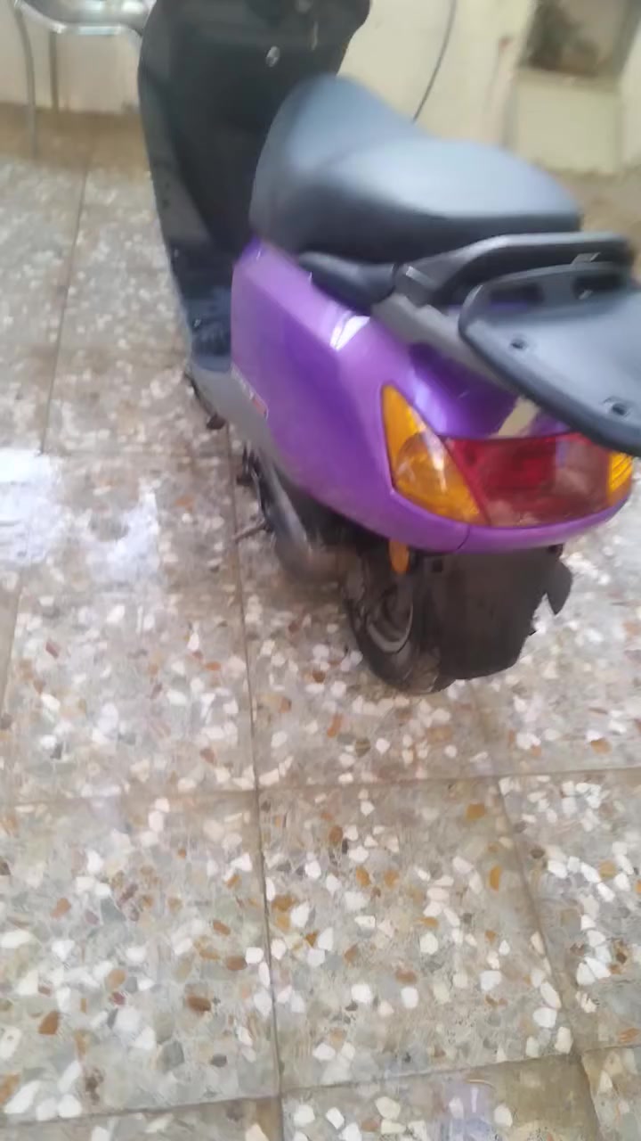 سلام عليكم دراجه اسبيسي للبيع ماشيه خمس الاف كلشي شغال سعر خاص ***********
