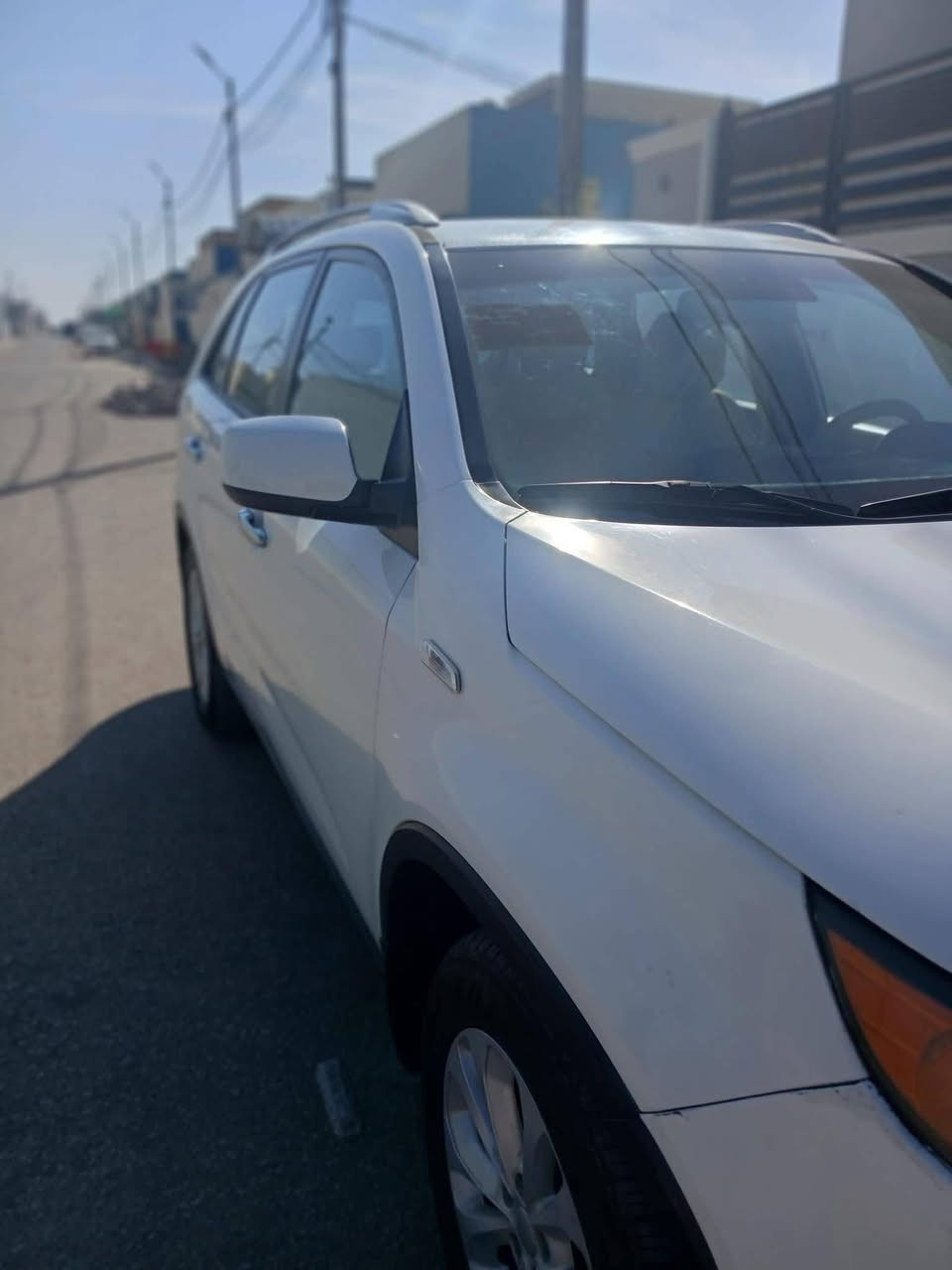 السلام عليكم سورنتو موديل 11 خليجي 7 راكب 
محرك 2400 بدون صرف ولاتنقيص 
بدون صبغ بيها بارد فقط جاملغ امامي 138 
وبيها مجال 
مكان بيجي 
***********
