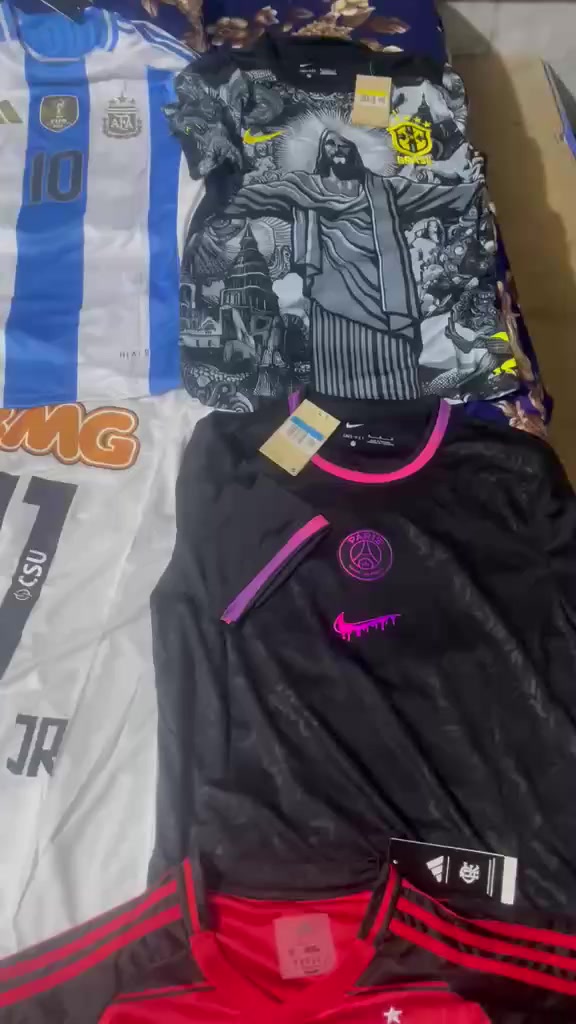 السلام عليكم كباتن وصول الوجبه الثانيه دريسات اصليه ماركه مو صيني او نايلون دريسات ماركة صناعة تايلندي وفيتنامي وبرازيلي اذا اكو فريق سباعي وخماسي اكو سيت كامل تجي شوف وتكدر ع الي يعجبك يدللون الكباتن


**إذا كنت صاحب هذا الإعلان وتريد حذفه لأي سبب، رجاءا أرسل رسالة إلى الدعم الفني**