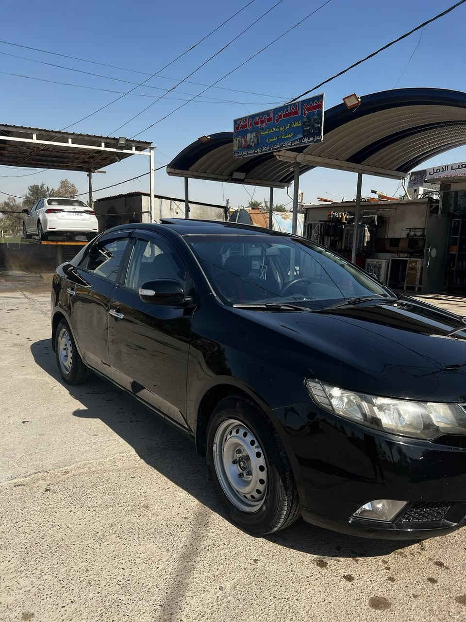 السلام عليكم للبيع سيراتو موديل 2010 باسمي شرط التحويل فول عده البصمة فقط باب خلف الصدر بي بارد 105 وبيهة مجال مكاني بغداد جسر ديالى القديم ***********
