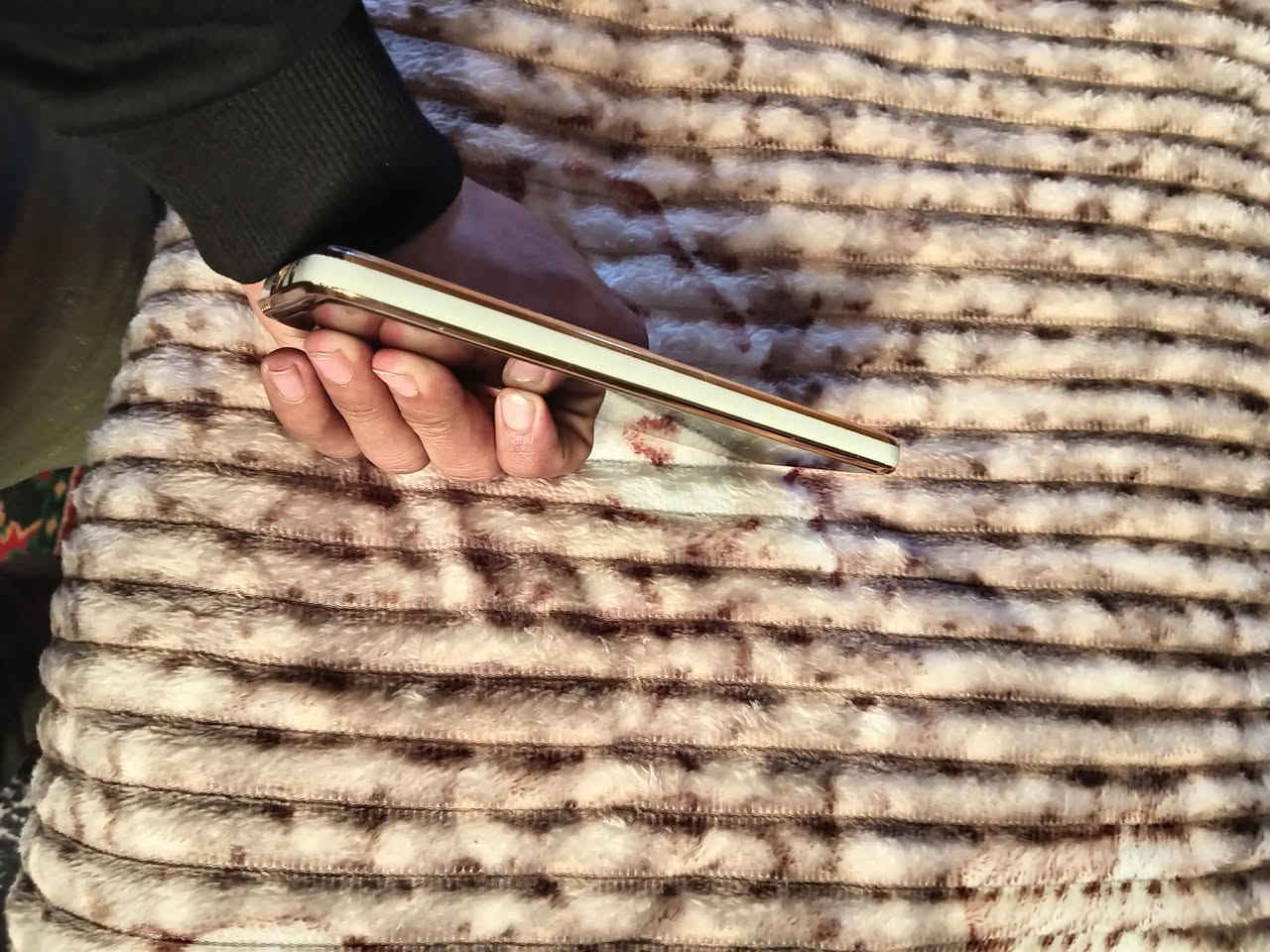 السلام عليكم تليفون للبيع تليفون ريدمي نوت 10 للبيع تلفون جديد وما ابي اي شيء بس ماله تليفون ما مصلح ابد تلفون حتى المراوس تليفون ذاكرته 128 يشغل ببجي 60 فريم تلفون سلس تلفون مراوس وبيع السعر 110 وبالمجال بابل المسيب هذا رقمي بي واتساب ***********
