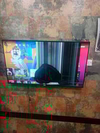 شاشة ٥٥ • مكسورة • سمارت