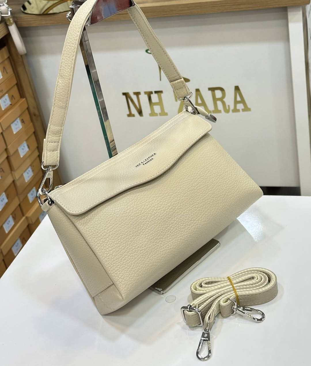 جديدنا من الحقائب النسائية والبناتية ✅ 💼👜😍💼
جميع الموديلات جلد طري 3 خانات 🌸💕

حصريا لدى NH ZARA وبأنسب الاسعار 😍👇💕

موصل / الزهور - مجمع عزيز فتحي ط3 🌹

التوصيل داخل الموصل الفين دينار فقط 🚗🚕

التوصيل للاقضية والنواحي والمحافظات 5 الاف🚗🚕

لطلب التوصيل يرجى ارسال :
- صورة الموديل مع ذكر اللون والقياس 👝🧳👠👞👟
- اسم الحي مع اقرب نقطه دالة 🏡
- رقم الهاتف ☎️


**إذا كنت صاحب هذا الإعلان وتريد حذفه لأي سبب، رجاءا أرسل رسالة إلى الدعم الفني**