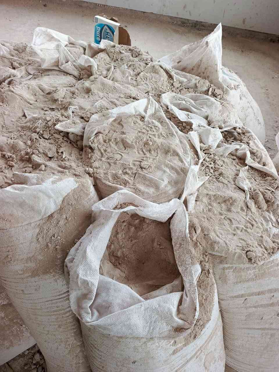 متاح جص جديد ونضيف درجه اولا كواني ترس تقريآ24 كونيه سعر الكونيه 5 تالاف قفل 
مكان التاجي الرقم *********** واتس أب
