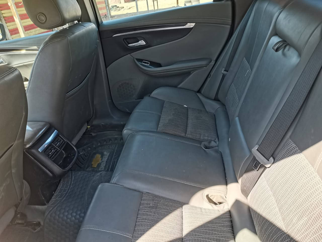 السلام عليكم امبالا 2016 
حادث بابين وجاملغ وبيها صبغ ابيع احزام سياره جاهزه تخم تاير حداديه 
تخم ابك اصلي 
تخم مجول
تخم نوزل 
فيت بم Gm
المكان كربلاء 
طريق نجف كربلاء 
السعر 110 وبيها مجال
***********
***********
