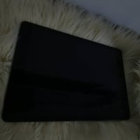 ايباد ٧ • نضيف • مع كرتونه وشاحن