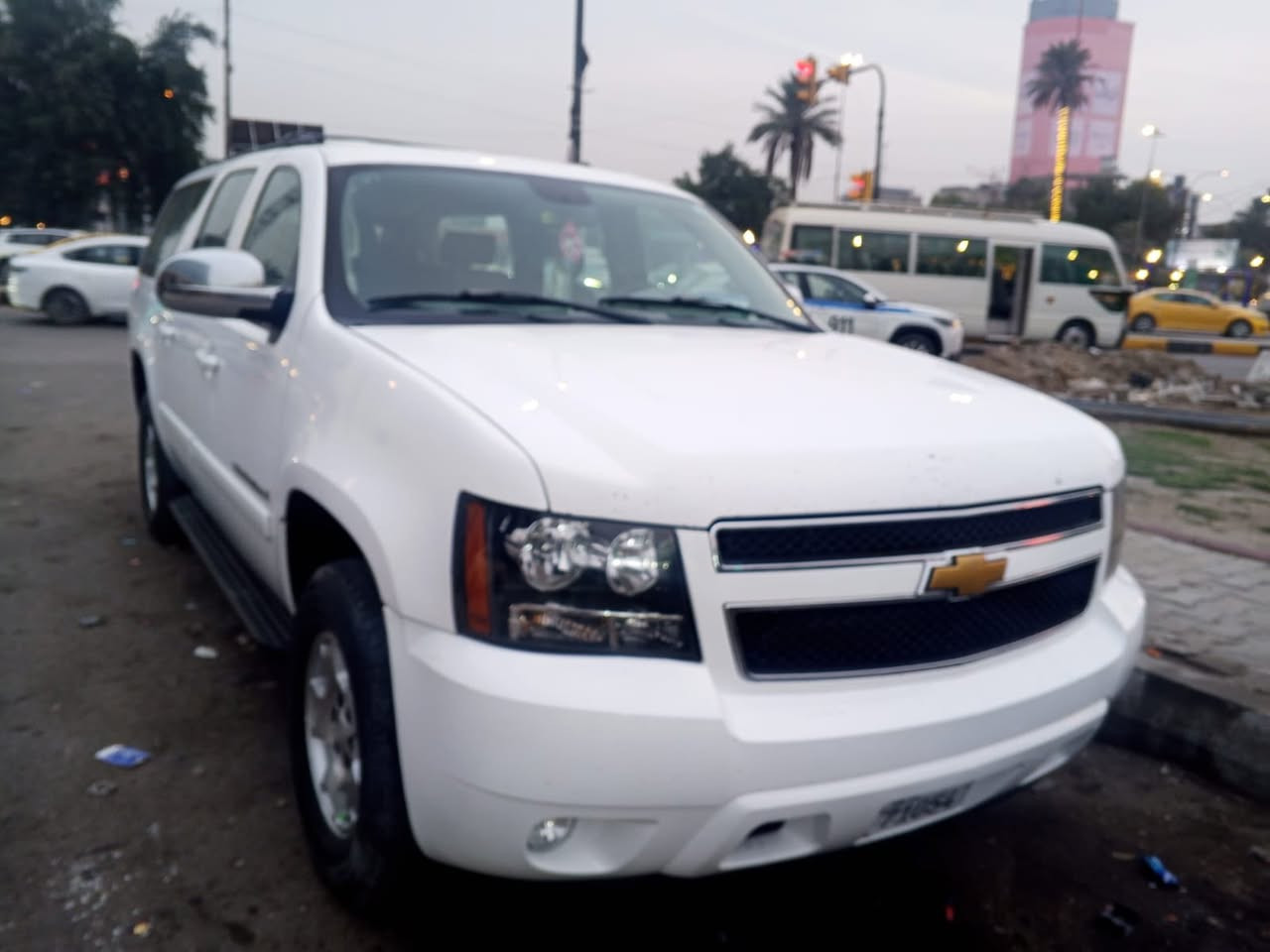 سلام عليكم شوفر 2008 طبله وحده سياره 
بيها خط رسمي موصل بغداد السياره جاهزه تبريد تدفئه
كير مكينه مكفولات حداديه وصدر وتايرات نص عمر 
حادثها جاملغ خلفي يمنه  السعر 155 وبيها مجال للطيبين مكانها بغداد الشعب ***********
