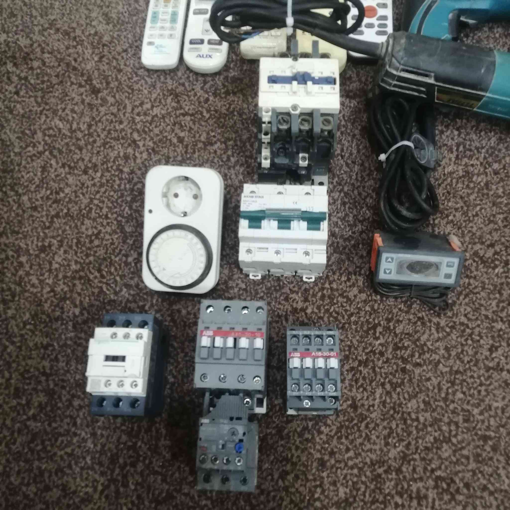 بسم الله الرحمن الرحيم مجموعه اغراض للبيع في كربلاء كهربائيه وعدة تبريد  البيع شلعه وحدة
رزقي ورزقكم على الله
275 قفل المواد بحالة جيدة جدا
الاتصال على الواتساب فقط
***********
