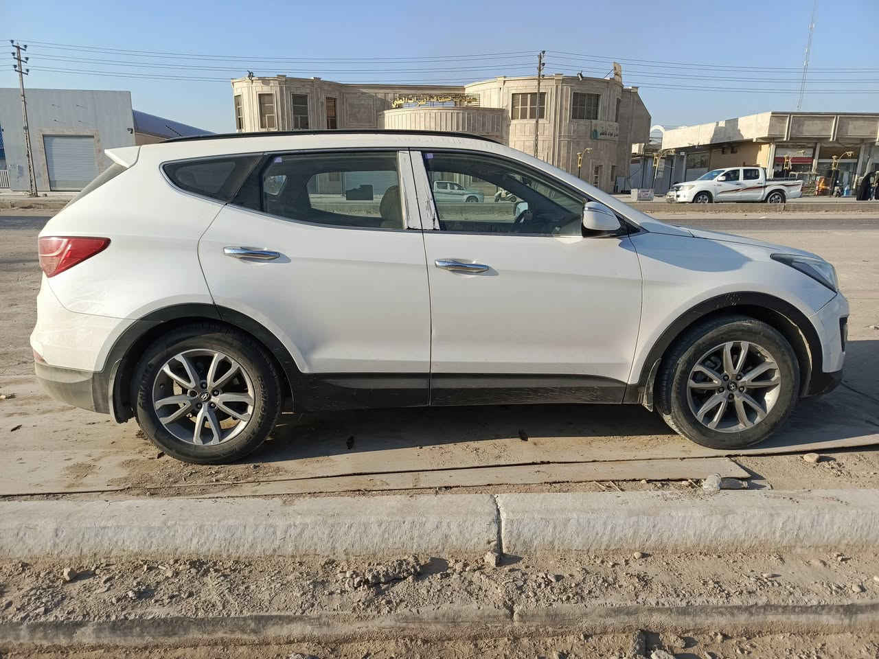 سلام عليكم سنتافية مديل 2014 
ماشية 150 الف السعر 160 بيهة مجالش الستفسار رقم الهاتف***********
