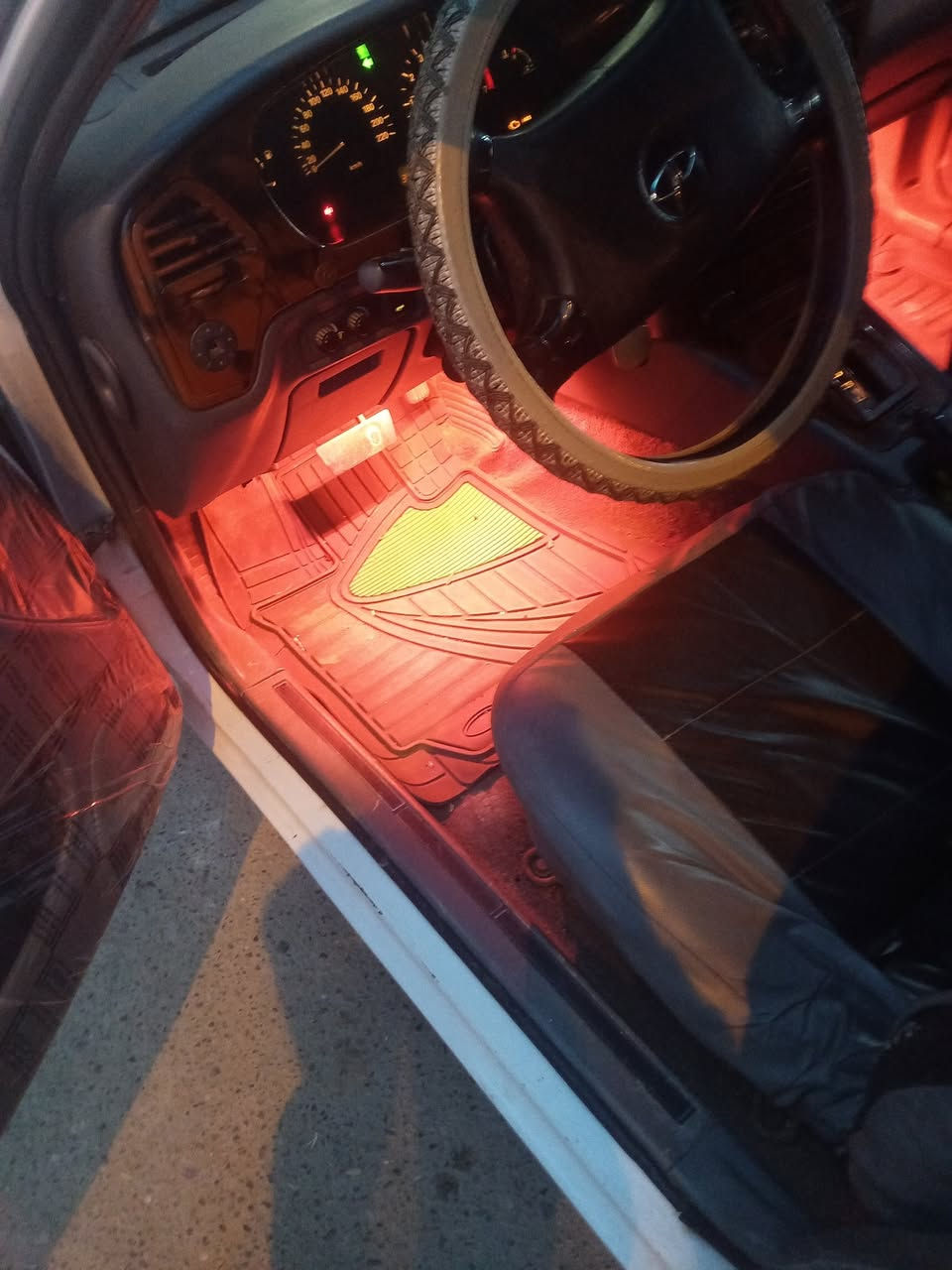 السلام عليكم برنس فراشه كير اوتماتيك محرك مفتوح موديل 96 رقم بغداد مشروع وطني مصبوغه حزام جماليه فقط السعر 42 مكان سياره فلوجه ***********
