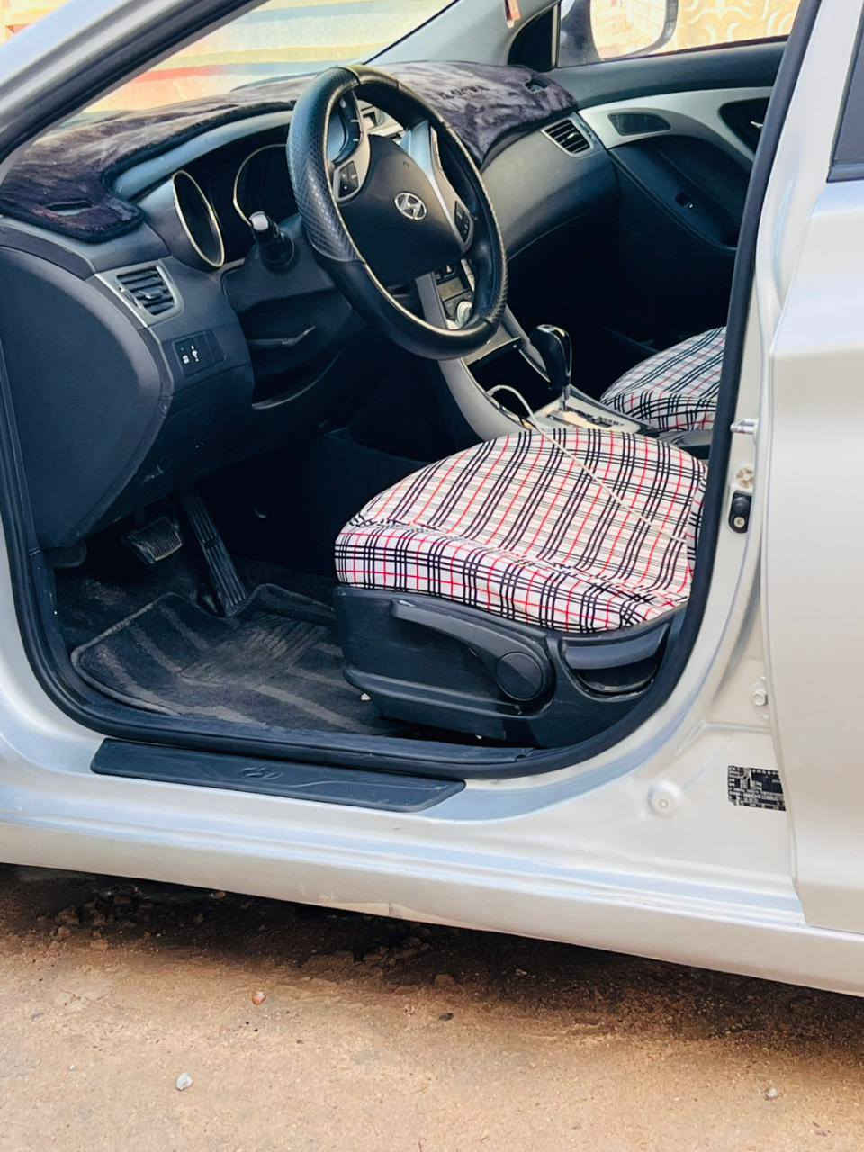 النترا ادوات متوم ارقام وسنويه لل28
مكانها البصره 

كصة جنطه 
بيع او مراوس 
***********
