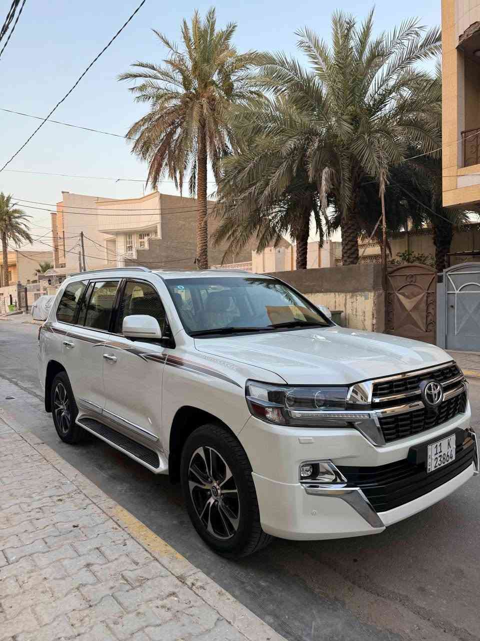 السلام عليكم للبيع لاندكروز موديل2021 ساز اصلي رقم بغداد بسمي مشروع وطني  مكفول كفاله عامه من صبغ وتبديل وفتح 
فول مواصفات 1/1
بصمه تشغيل
5بصمات ابواب 
فتحه سلايت
كشنات ثنين كهرباء ثلاث حركات
كشنات جلد اصلي
عداد لكزز
زراكات
اشارة لكزز
مري شفط
شاشه ايباد
جنطه شفط
شاحن 
دبل ماوس
مثبت سرعه
سبعه راكب
ثلاث قطع تبريد
مطفايه حريق
محرك v6
8ايرباك
حساس امامي
حساس خلفي
تحكمات ستيرن كامله
كامرة دوارة
وباقي مواصفات ساز معروفة
ماشيه 40 الف حقيقي
السعر 585 وبيها مجال 

للاستفسار اتصل على الرقم ‬
***********
