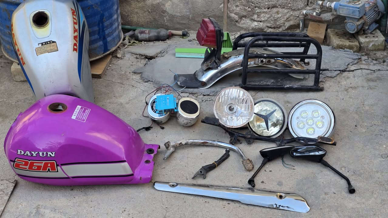 السلام عليكم غراض دراجه للبيع مال دايوان وام بي ثري عدد 4 كلمن وسعره العنوان المسيب


**إذا كنت صاحب هذا الإعلان وتريد حذفه لأي سبب، رجاءا أرسل رسالة إلى الدعم الفني**