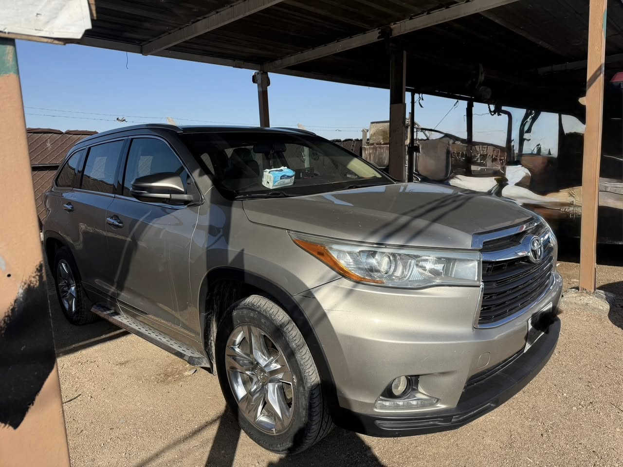 هايلاندر 2014 لمتد فول عدا الفور ويل 
بدون ايرباك 
6 سلندر 
رقم بغداد باسمي 
كشنات vip
دواخل بيجي 
بارد فقط قليل جاملغ خلفي و باب صندوق  كلير فقط 
ماشية 80 mil
  مكاني حلة / ***********
