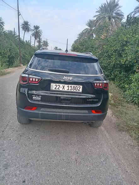 جيب كومباس موديل ٢٠٢٢ واحد على واحد فتحة وبصمة السياره ماشية ٤٠٠٠٠الف كيلو متر السعر ١٧٠ورقة السياره صاحبها مدير مدرسة العنوان بغداد الراشدية رقم الموبايل ***********
