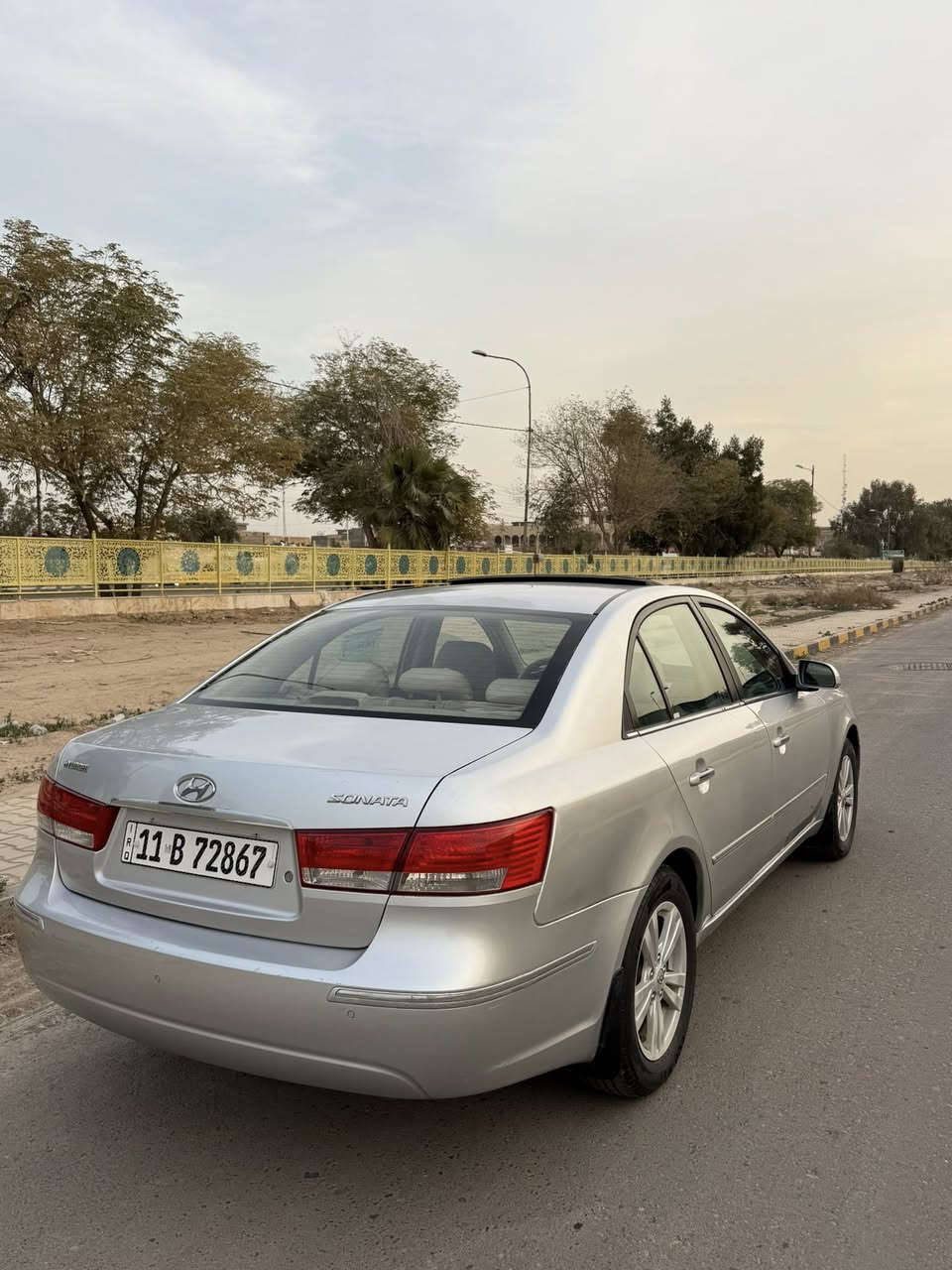 السلام عليكم هونداي سوناتا مديل 2009سياره بيهة صبغ جاملغ امامي 2قطعتين جلاتين بدون اي حادث سياره فول مواصفات كشن كهرباء تبريد بيانو سلايت روف برده خلفيه دمام خلفي محرك2400دوش محرك وكير وصدر وتبريد مكفول السعر 110وبيه مجال بسيط مكاني بغداد ***********
