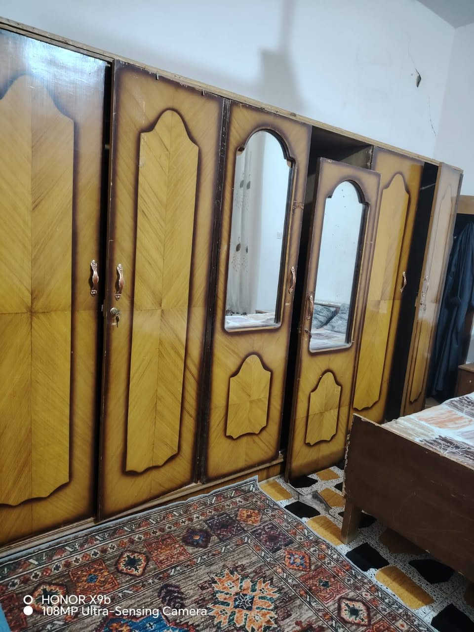 غرفه للبيع سعر ٢٠٠ وبيها مجال فقط لباب لي بل وسط يرادله شد


**إذا كنت صاحب هذا الإعلان وتريد حذفه لأي سبب، رجاءا أرسل رسالة إلى الدعم الفني**