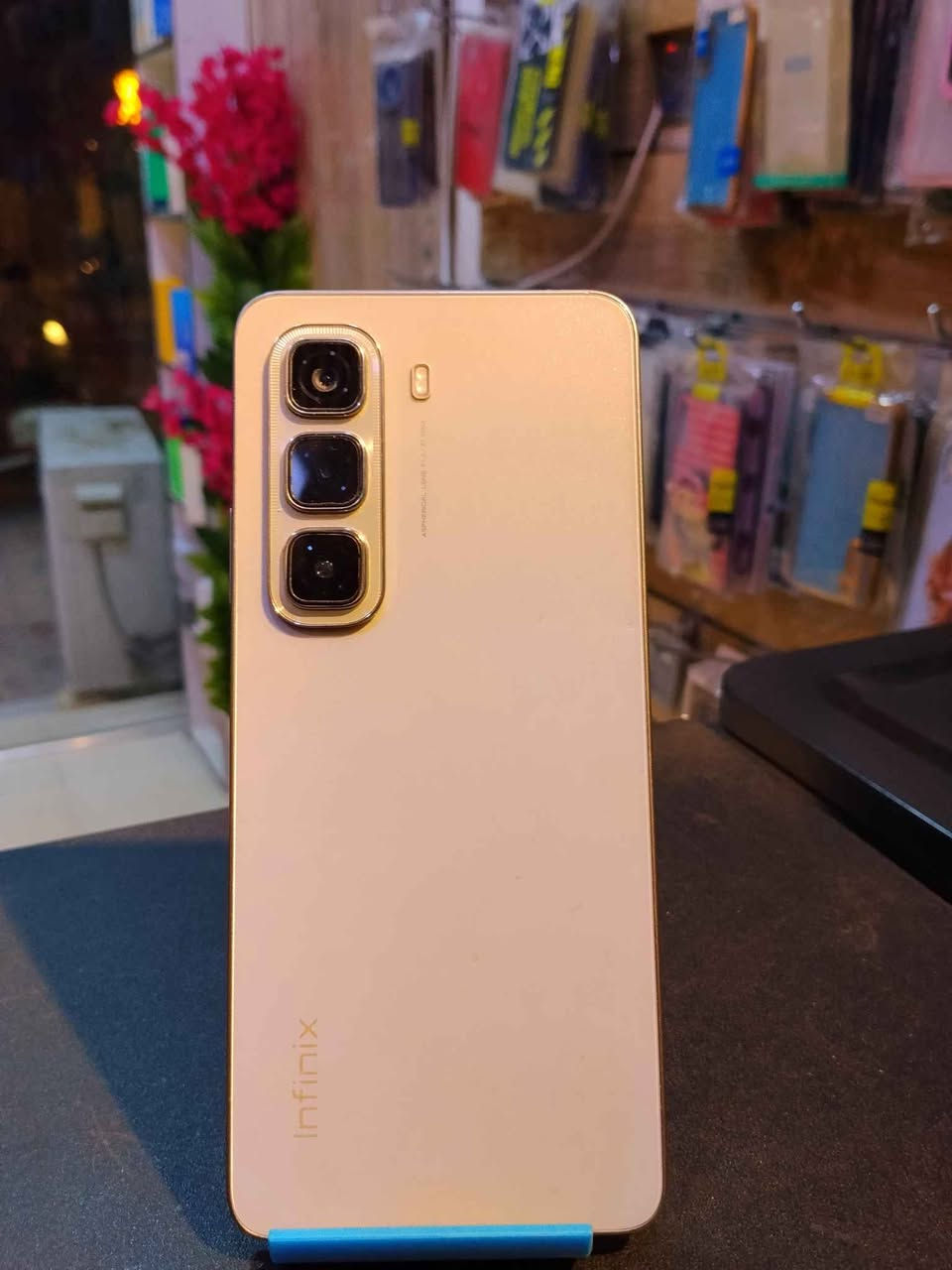 السلام عليكم جهاز انفنكس هوت 50 
ذاكرته 256 بطاريه 5000 شحن تايب سي. 
ببجي 60 فريم نضافة الجهاز 99٪  للبيع السعر 150 وبي مجال 
في محل عالم آبل 
زورنا للمحل أهلا وسهلا 
موقعنا شارع جامعة العين بدايه شارع مستشفى المعوقين 
*********** ناصرية, ذي قار
