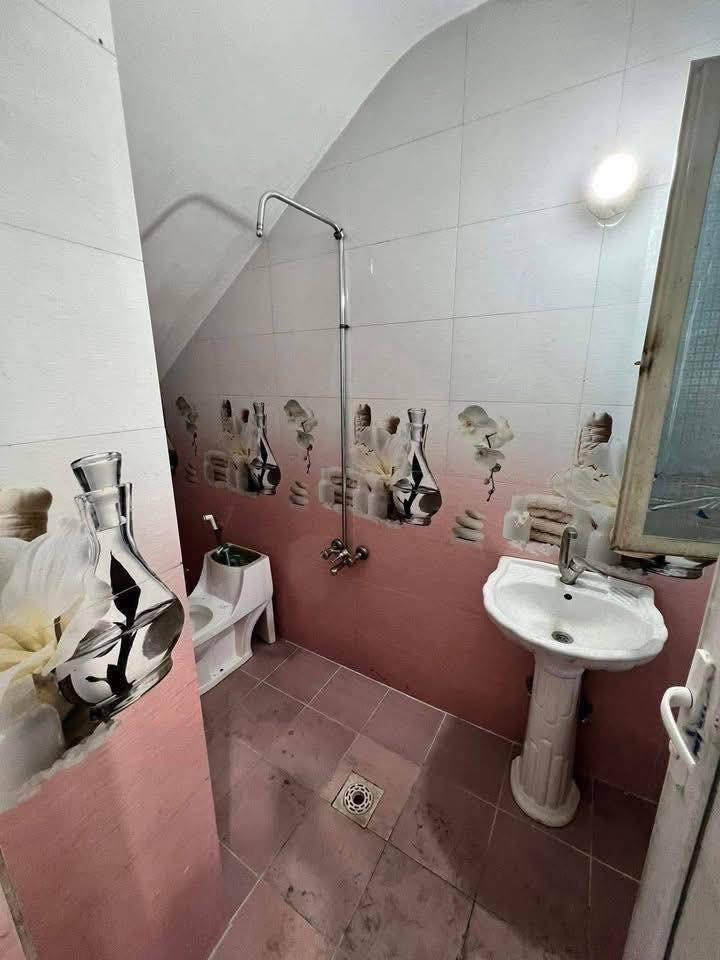 #للأيـــجار_في_الســـيدية
قاعة طابق ارضي تصلح اي نشاط تجاري او مخزن مساحة 150م² بيها غرفه مكتبيه وخدمات ومنورين
 

ب800 الف 
بأمكانك عرض عقارك عندنا 

زبائننا الكرام نستقبل كافة عروضكم وطلباتكم

للاستفسار يرجى الاتصال على الرقم

***********
***********
واتساب 

#السيديه_شارع_المركز
