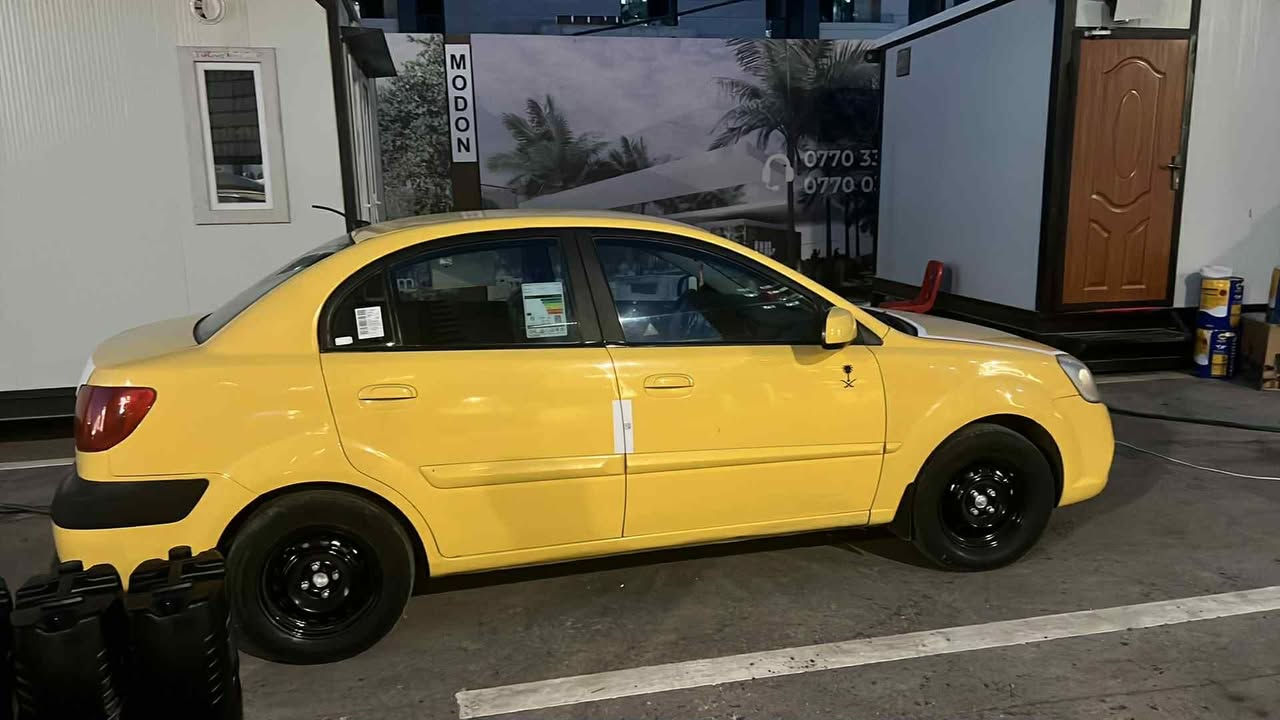 كيا ريو 2010
بأسمي
سنويه لل 2030
منضومه غاز 
تبريد شغال 
طخم تايرات جديد 
طخم جديد 
هيئة وغرامات صفر
السعر  93 وبيها مجال
للتواصل الاتصال بالرقم
***********
