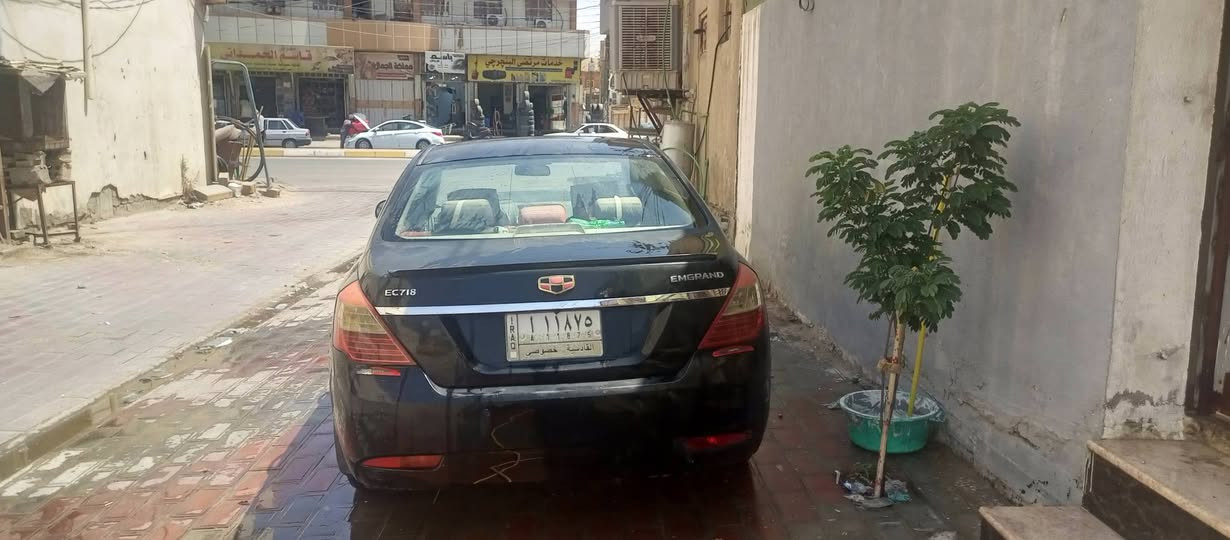 امكراند  c7. 
2013 
تبريد شغال محرك وگير نظيف مبدل العام الماضي
نقص حدادية 
رقم قادسية 
السعر 45
مكان السيارة كربلاء حي الاطباء 
***********
