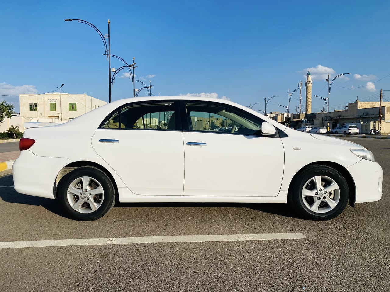 السلام عليكم 
للبيع فقط 
كورلا 2013 خليجي لاصبغ ولا تبديل كفاله عامه من قطره صبغ 
گير ومحرك كفاله
صدر امامي خلفي جيد جداً 
تخم تاير جديد 
سنويه وارقم قبل شهر كملتها من كل شي متخلي عليها ولا اي شي جاهز
تبريد + تدفئه 
دوشمه + دواخل جديد 
السياره رقم اربيل تحويل مباشر بأسمي ( بيع فقط )
السعر 130وبيها مجال 
مكان السياره الانبار - الرمادي 
***********
