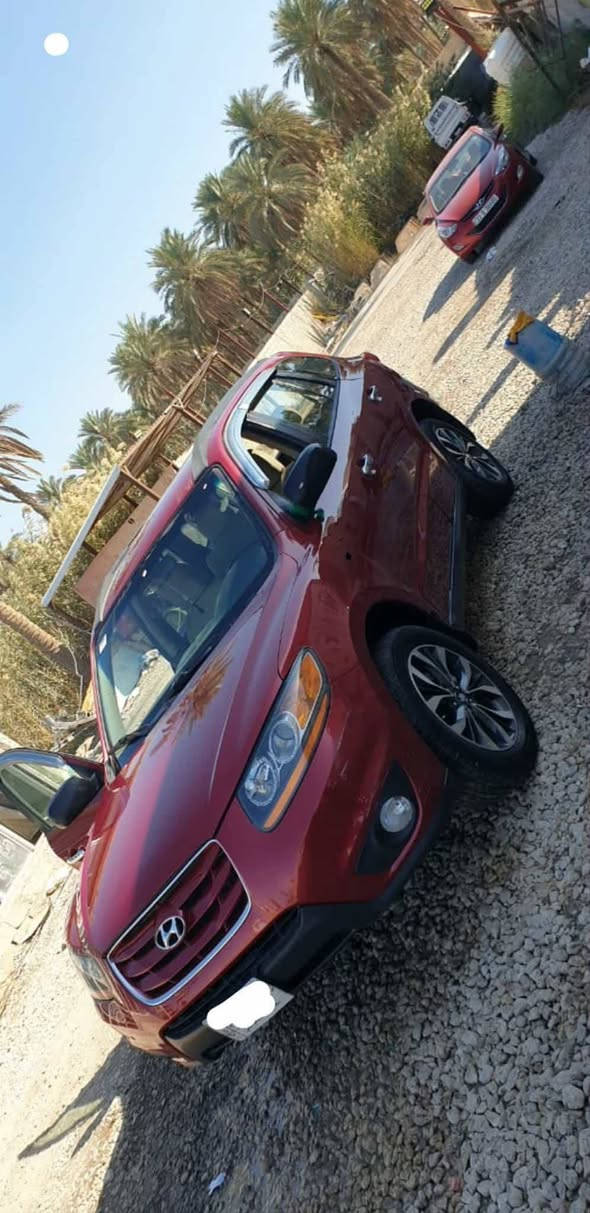 سنتافي موديل 11 
رقم بغداد مشروع.. شرط التحويل مكينه 2400 دوش بيها 3 قطع جاملغين وبنيد الاماميات وشويه بل طبل باز تبريد شغال سعر 110 وبيها مجال 
***********
