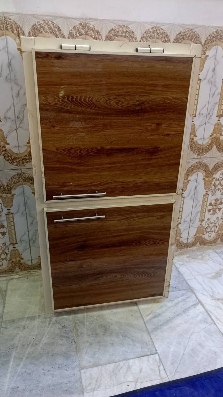 كاونتر الامنيوم نظيف كامل مع ملحقاته سعر 250مكاني الحريه 
***********
