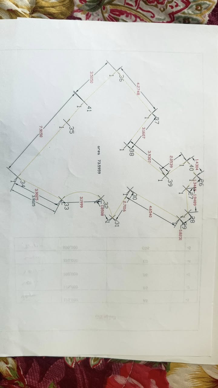 📍 عمل مساحي لبناية تجارية

تنفيذ رفع مساحي دقيق لبناية تجارية  لغرض تحديد مساحة كل شكل منفصل تمهيداً لعملية البيع.

👷‍♂️ تفاصيل العمل:

✔️ تنفيذ الرفع المساحي باستخدام جهاز Total Station لضمان أعلى درجات الدقة.
✔️ قياس جميع الأضلاع والحدود الفاصلة بدقة عالية.
✔️ تقسيم الأضلاع المشتركة لضمان عدالة ودقة المساحات.
✔️ احتساب مساحة بشكل منفصل.
✔️ إعطاء المساحات بدقة المليمتر.
✔️ إعداد مخطط مساحي تفصيلي يوضح:
 • 
 • أطوال الأضلاع
 • مساحة كل  شكل مستقل

📐 تم تسليم مخطط واضح يمكن الاعتماد عليه في إجراءات البيع والتنظيم العقاري.

⚙️ العمل تم وفق أصول العمل المساحي الهندسي وبأجهزة حديثة عالية الدقة.

📞 لتنفيذ جميع الأعمال المساحية: ***********
 • رفع الأراضي والدور
 • تقسيم العقارات
‏ • As-Built
‏ • Layout
 • تحديد الحدود والمساحات بدقة عالية

الدقة في المساحة تعني حقوق واضحة للجميع
ذي قار /الفجر
