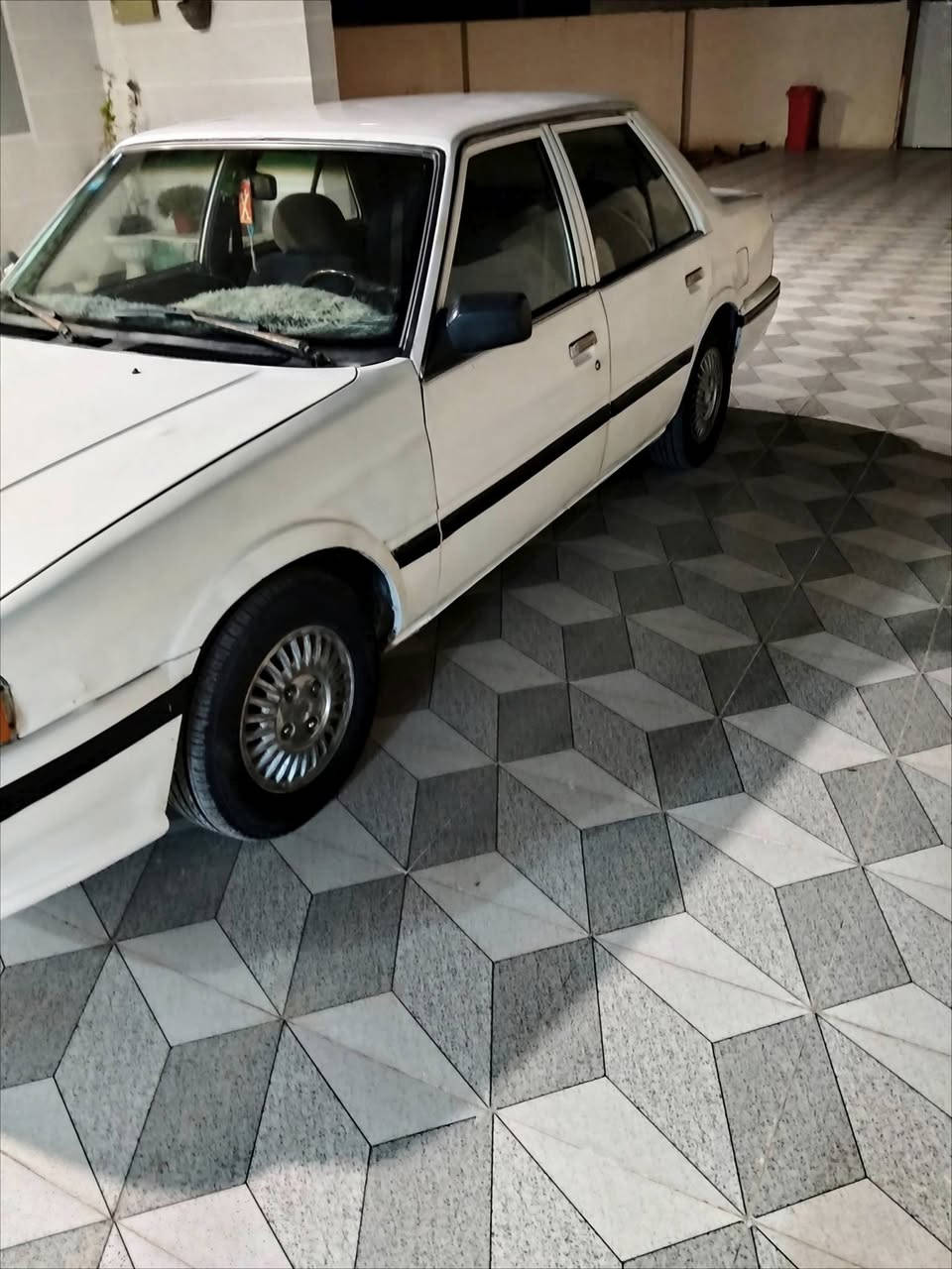 السلام عليكم
كيا كابيتال موديل 95 بابل أوتوماتيك الرقم الانكليزي  سنويته مجددة ل2030  بأسمنه حجم المحرك 1600مسكر المايعوج ولف سيارة حلوة مكينة وكير خير من الله تخم تاير العنوان .. واسط .الاحرار .قرب حقل الاحدب النفطي باقي المعلومات والسعر اتصل خاص على الرقم *********** وبيك خير ودلل.
