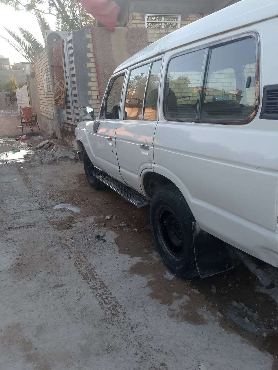 السلام عليكم لاندكروز مكينه ادخن ابلاديه راعيه مااندله السعر ١٤ رقم ***********
