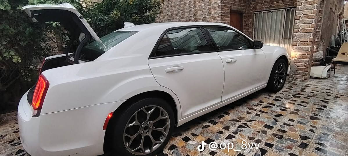 سلام عليكم اوباما للبيع جديده كلش رقم بغداد حادث بس جاملغ مثل ماواضح بي صوره مامشتغل خط بسمي مكان الشطره *********** السعر ٢٦٠ وبيه مجال ماشيه ٧٢
